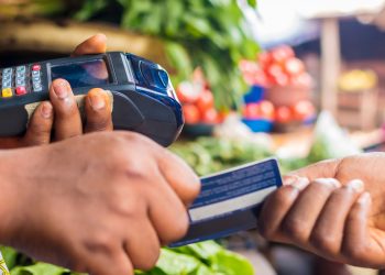 El uso y acceso de servicios financieros, como cajeros automáticos, sucursales bancarias, cuentas, tarjetas, préstamos, ahorros y pago de servicios públicos y salarios a través de una institución financiera, entre otros. / Fuente BID.