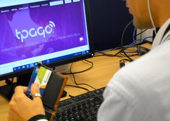 Las transacciones por Internet con tarjetas bancarias emitidas por los bancos múltiples crecen.