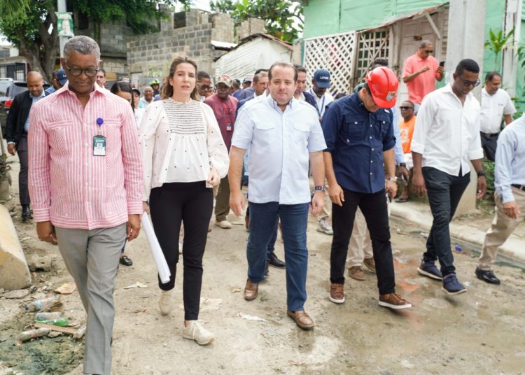 El ministro de la Presidencia aseguró que la ejecución del proyecto permitirá reducir la contaminación del río Ozama, mejorar la calidad del agua y reducir el vertido de desechos sólidos.