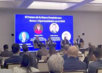 En el evento se desarrolló el panel "El futuro de la banca dominicana: retos y oportunidades en el 2025", organizado por Moody‘s.