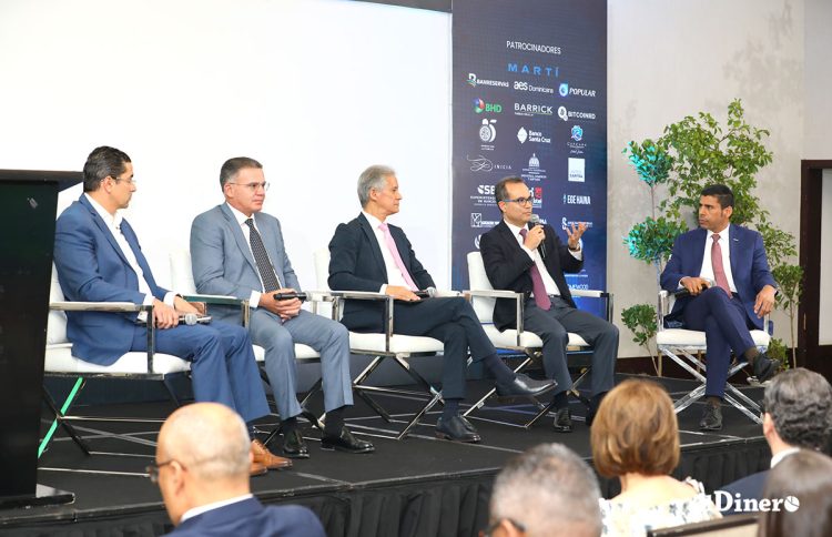 Los panelistas abordaron el tema durante el II Foro Económico elDinero 2022.