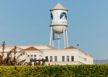 La salida de Shell surge en medio del proceso de compra de la legendaria Warner Bros Discovery (WBD) por parte de la Paramount.