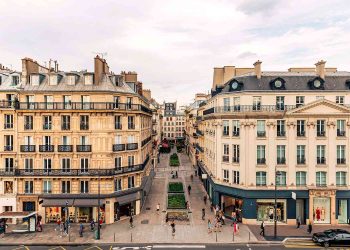 En la primera mitad del año, el volumen de turistas en la región de París ya se había incrementado un 3% con más de 22 millones de personas.