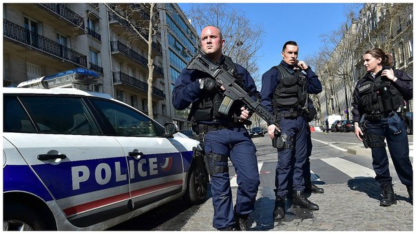 paris un paquete explosivo jpg 604x0