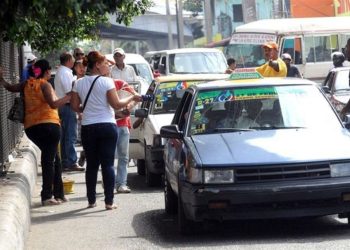 El Gobierno dispuso un incremento de cinco pesos en los precios de las gasolinas y diésel.