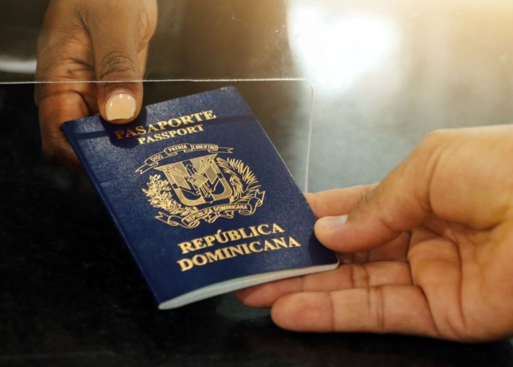 Bolivia, Brasil, Colombia, Cuba, Ecuador, El Salvador, Honduras, Nicaragua, Paraguay, así como Perú, ubicados en América Latina, no requieren visado a los dominicanos.