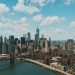 Nueva York (744) y el área de la bahía de San Francisco (675) destacan como las ciudades que reúnen más centillonarios. - Unplash.