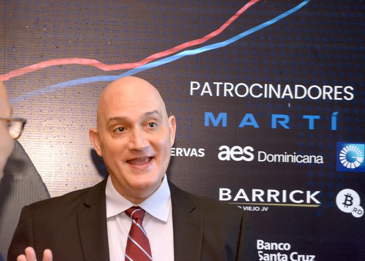 Pavel Isa Contreras, ministro de Economía, y Planificación y Desarrollo.