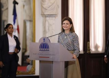 Raquel Peña encabeza el acto de entrega de los premios Adulto Mayor del Año y Protector de la Persona Envejeciente.