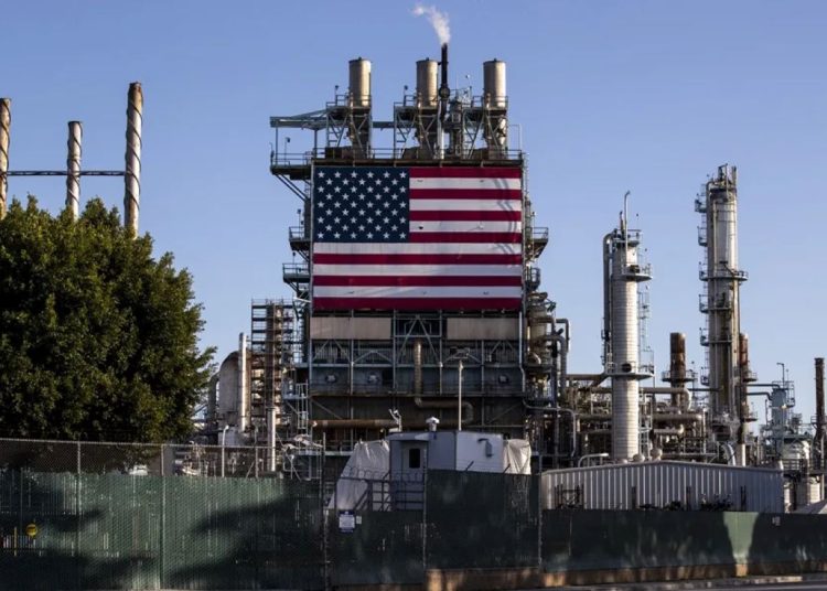 El WTI cerró en US$94.41 el barril, tras restar un 16.41% respecto al cierre anterior.