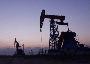 En otros mercados, los contratos de gas natural para entrega en julio bajaron este martes a US$2.75 por mil pies cúbicos, y los de gasolina con vencimiento el mismo mes subieron a US$2.51 el galón.