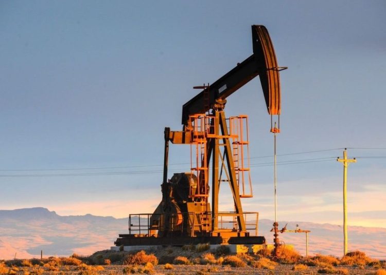 Los contratos de futuros del WTI para entrega en agosto restaron 41 centavos de dólar con respecto al cierre de la sesión anterior.