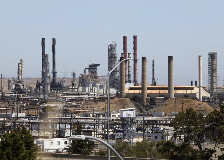 Los ataques contra instalaciones energéticas preocupan al mercado.