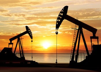 En otros mercados, los contratos de futuros de gas natural para mayo restaron US$0.02, hasta US$1.84 por mil pies cúbicos, mientras que los de gasolina con vencimiento el mismo mes sumaron un ligero US$0.002, hasta los US$2.76 el galón.