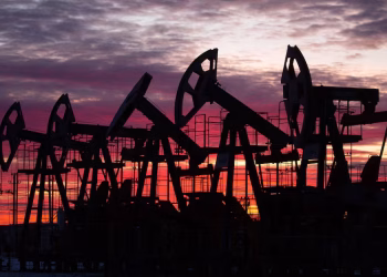 EE.UU. notificó a los socios de la petrolera estatal PDVSA, entre los que está la española Repsol, que sus permisos de exportación de crudo desde Venezuela se habían cancelado.