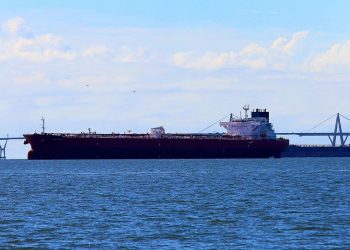 Trump afirma que Maduro utiliza el petróleo de estos yacimientos para financiar el "narcoterrorismo, la trata de personas, asesinato y el secuestro".