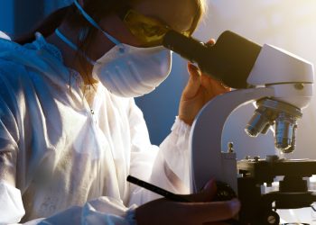 Mujer ciencia doctora
