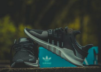 Producto de la marca deportiva Adidas. | Pexels.