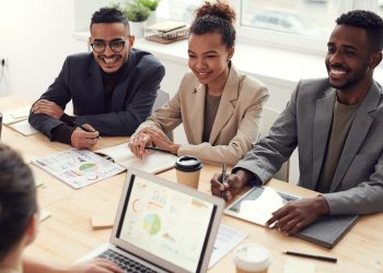 Los jóvenes dominicanos entre 18 y 24 años son el 17.7%, mientras que aquellos emprendedores entre 25 y 34 años se sitúan en 25.2%. - Pexels.
