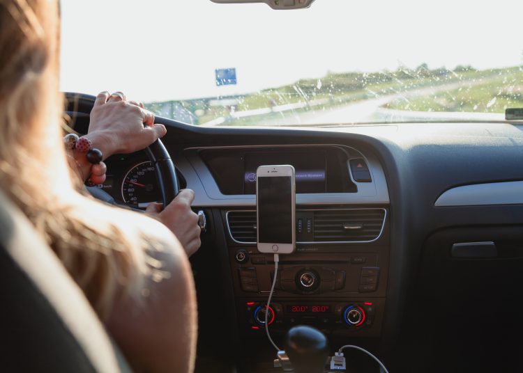 Vehículos mujeres, mujer manejando