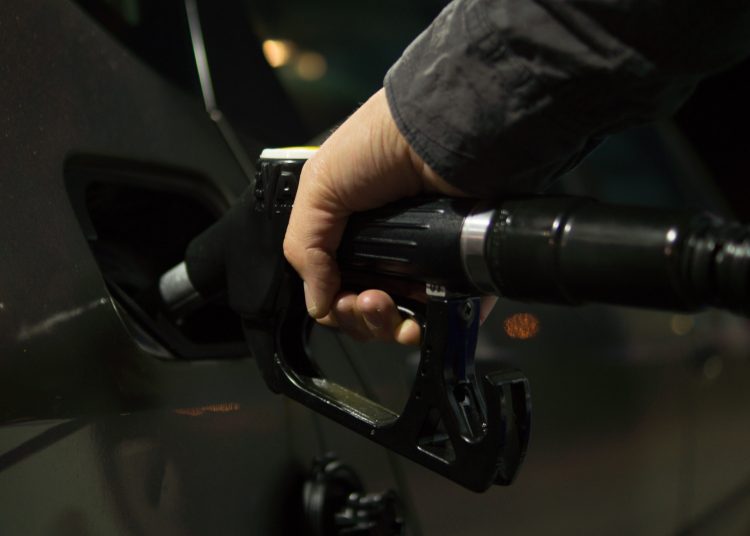 Estación de combustibles - Fuente externa.