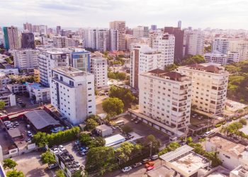 El crecimiento del primer semestre es similar al registrado en el período enero-abril (1.2%), pero para enero-mayo subió ligeramente a 1.4%.  - Unplash.
