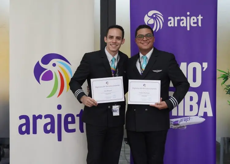 Los nuevos pilotos dominicanos son Carlos Martínez y José Mauriz.