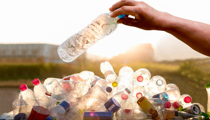 Entidades retan a RD evite millones de botellas plásticas