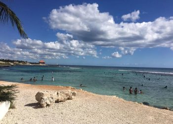 La reconstrucción del camino de acceso a la playa Caleta concentra asignación RD$210.5 millones.