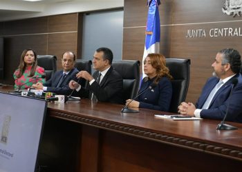 El pleno de la JCE comunicó a los partidos, agrupaciones y movimientos políticos, así como a las empresas encuestadoras y a la sociedad en general la Resolución.