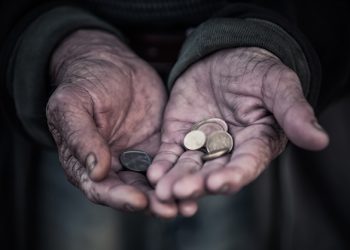 La tasa de pobreza entre las familias monoparentales era del 43.2%, de acuerdo al informe.