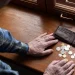 Un reciente informe del Ministerio de Hacienda y Economía (MHE) establece que 172,346 personas lograron superar la línea de la pobreza monetaria en 2025.