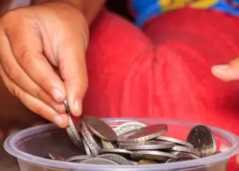 Una de las variables destacadas por la institución monetaria es que, respecto al ingreso promedio por hora proveniente del trabajo, hubo un crecimiento interanual del 10.1% en valores nominales, alcanzando RD$151.50 por hora durante 2024, en comparación con RD$137.60 por hora en 2023.