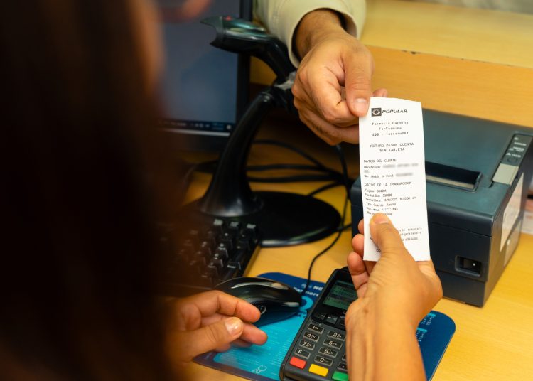 Explica que la funcionalidad del Código CASH se activa desde la App Popular.