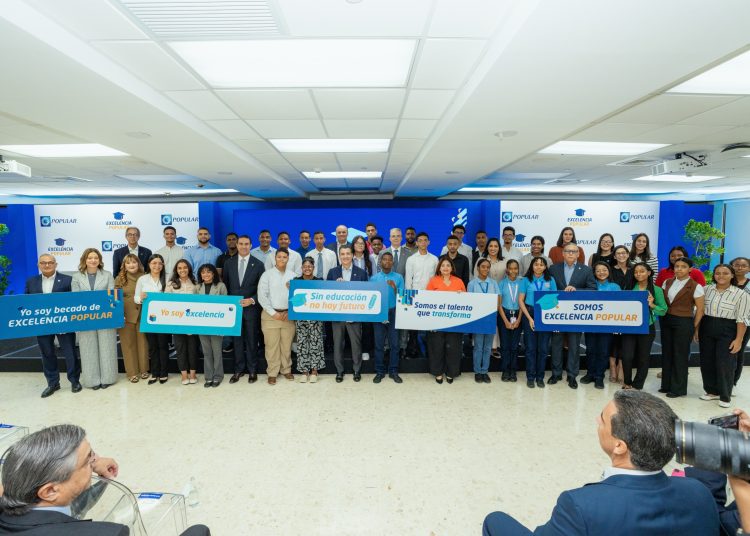 El presidente ejecutivo del Banco Popular, Christopher Paniagua, señala este porgrama ha beneficiado a más de 650 estudiantes desde su creación y que cuenta con una tasa de empleabilidad del 80%.