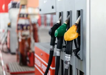 Estación de combustibles - Fuente externa.