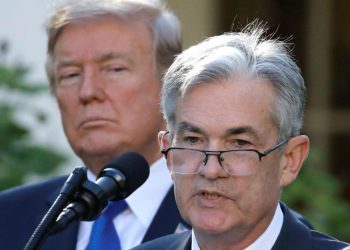 Jerome Powell afirma que el banco central evitará reaccionar de forma apresurada ante la volatilidad energética.
