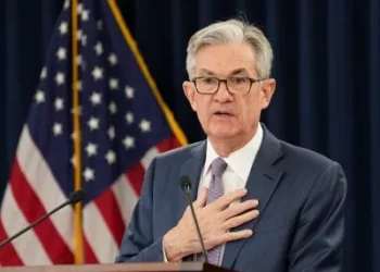 Sobre la permanencia de Powell en el seno de la Fed cuando deje de ser presidente, Bessent se mostró contrario.
