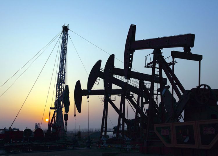 WTI alcanzó un nuevo máximo desde noviembre al cerrar por encima de los US$83 el barril.