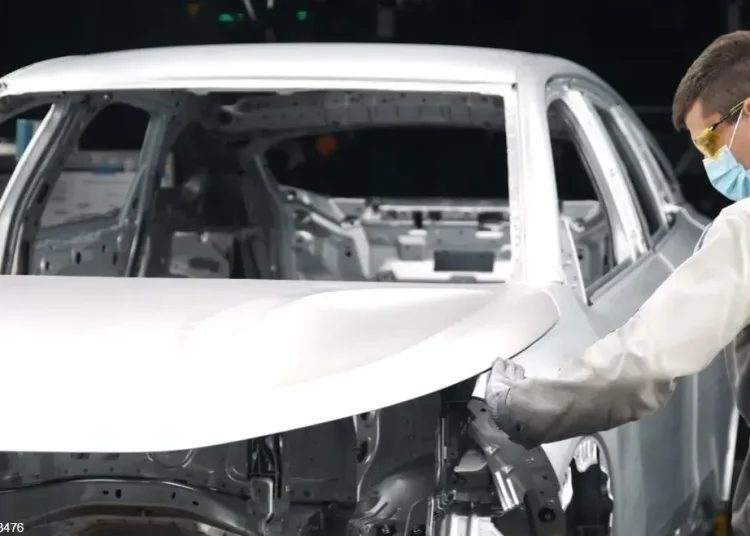 En la UE, la energía bajó un 3.1% mensual, permanecieron sin cambios para los bienes intermedios, y subieron un 0.2% para los bienes de consumo perecederos, y un 0.3% para los de capital y los de consumo no perecederos.