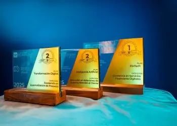 El proyecto Julia Asistente Virtual fue galardonado con dos segundos lugares en los Premios Latam Digital 2025.