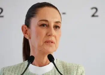 La gobernante mexicana defendió que en su primer trimestre en el poder, que comenzó el 1 de octubre pasado, el peso de México se depreció un 5.8%.