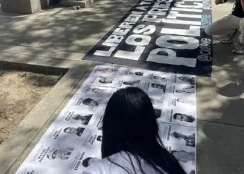 El Sindicato Nacional de Trabajadores de la Prensa (SNTP) de Venezuela denunció, luego de la protesta, la detención del periodista Julio Balza.