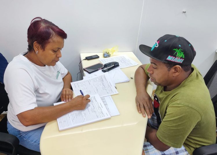 Los préstamos permiten adquirir bienes y servicios de manera rápida.