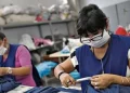 Solo el 46% de los trabajadores de América Latina y el Caribe cuenta con un empleo formal y cobertura de seguridad social.