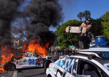 Los comentarios de Trump llegan en el tercer día consecutivo de protestas en la ciudad de Los Ángeles.