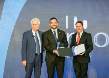 Radhamés Martínez estuvo en representación de Grupo Puntacana, durante el evento para la recepción del reconocimiento.