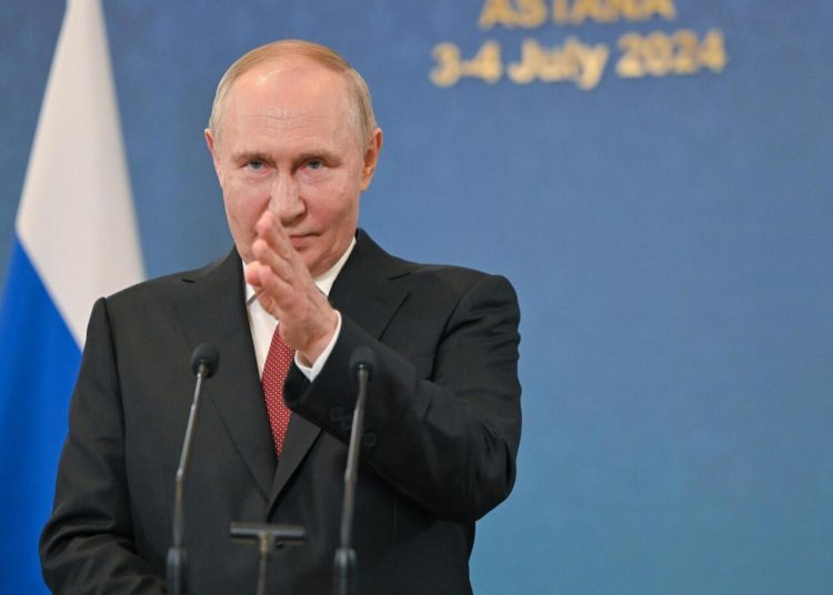 Previamente, los medios rusos informaron de que el tema principal de la cita semanal de Putin versaba en torno a la prevención de situaciones de emergencia, como inundaciones e incendios durante la primavera y el verano.