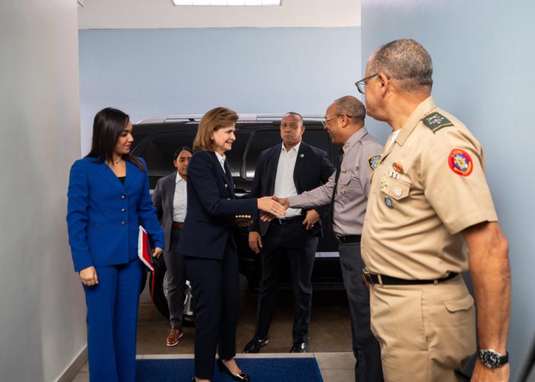 La vicemandataria también revisará los proyectos vigentes para garantizar la paz social en República Dominicana.