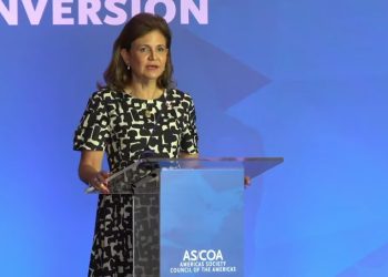 En cuanto al sector energético, Peña resaltó que el país ha avanzado en la adopción de energías renovables.